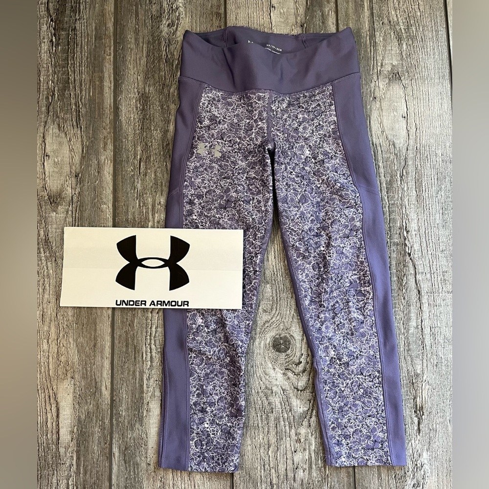 🏋️‍♀️ Under Armour Lavender & White Print Crop Compression Pants - XS